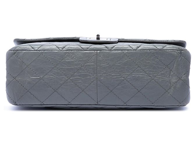 Chanel Reissue 2.55 Double Flap 227 in pelle di vitello invecchiata trapuntata grigia Marrone - vista 3
