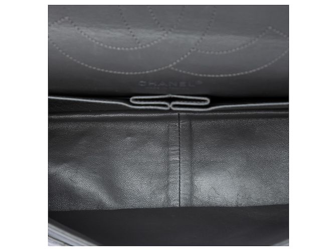 Chanel Reissue 2.55 Double Flap 227 in pelle di vitello invecchiata trapuntata grigia Marrone - vista 4