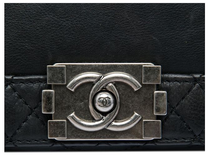 Chanel Black Old Medium Lambskin Boy Reverso Flap Schwarz - Ansicht 5