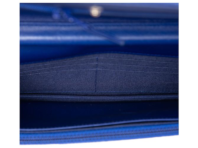 Portafoglio Boy Chanel in velluto trapuntato blu con catena - vista 4