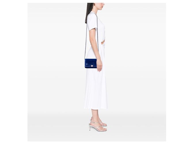 Portafoglio Boy Chanel in velluto trapuntato blu con catena - vista 6
