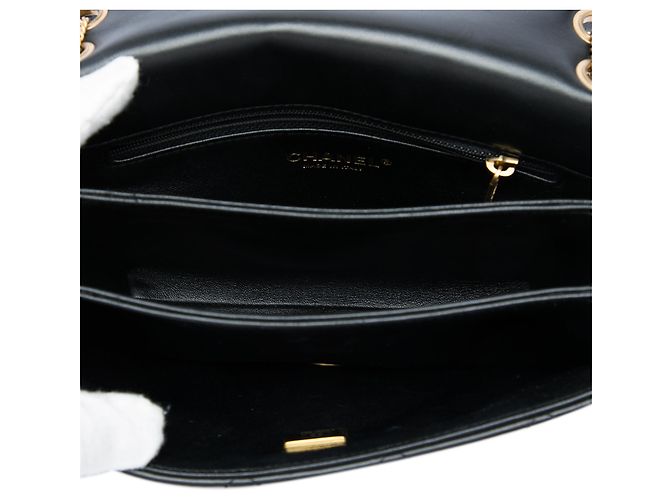 Chanel Black Small Quilted Lambskin On And On Chain Flap Schwarz - Ansicht 4