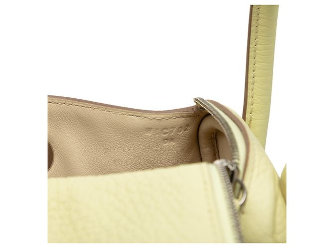 Hermès Hermes Lindy Mini Schultertasche in Gelb - Ansicht 6