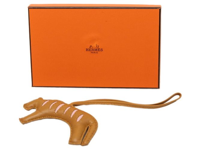 Hermès Hermes Rooroo Tiger Handtaschen-Anhänger Pink - Ansicht 4