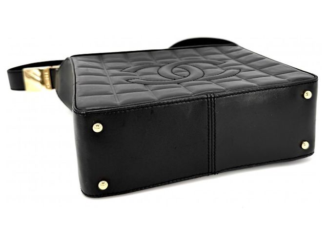 Borsa a tracolla Chanel in agnello nero - vista 3