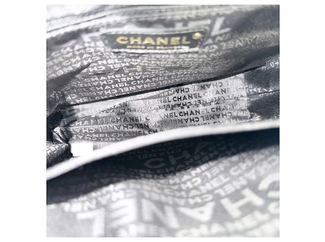 Borsa a tracolla Chanel in agnello nero - vista 4