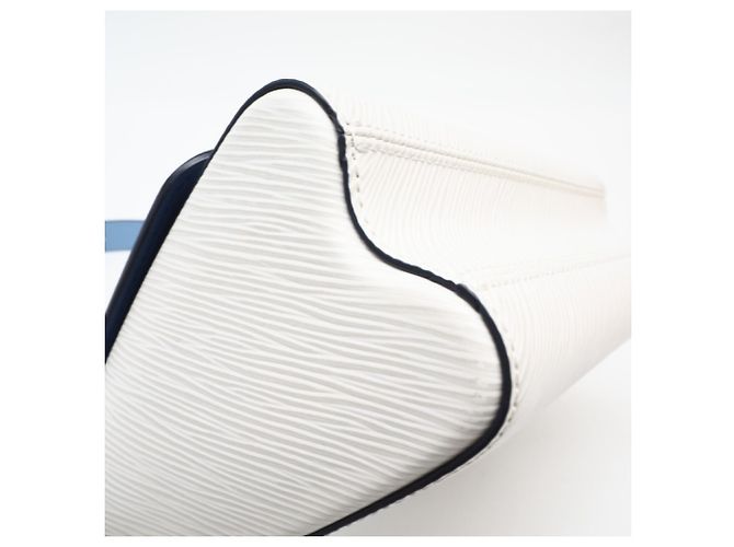 Borsa a tracolla Louis Vuitton Epi Twist MM Bianco Blu - vista 11