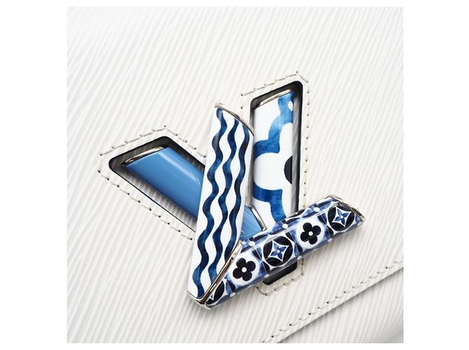 Borsa a tracolla Louis Vuitton Epi Twist MM Bianco Blu - vista 12