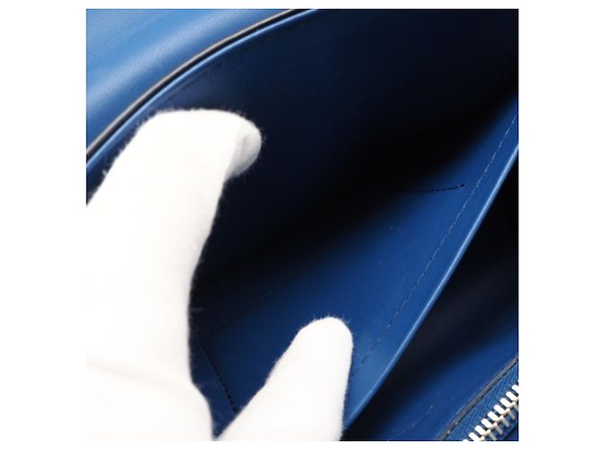 Borsa a tracolla Louis Vuitton Epi Twist MM Bianco Blu - vista 20