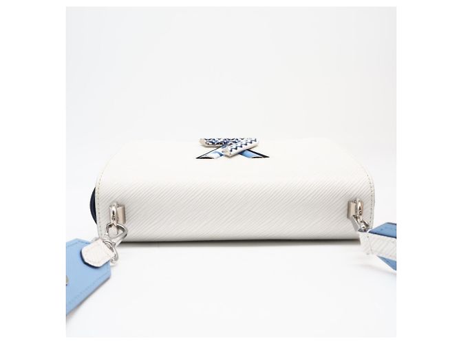 Borsa a tracolla Louis Vuitton Epi Twist MM Bianco Blu - vista 7