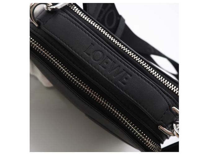 Borsa a tracolla camera in raso e pelle di vitello Anagram Loewe Nero - vista 11
