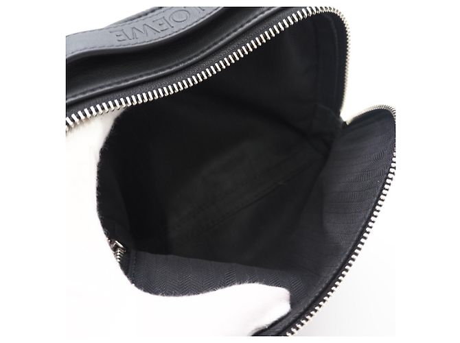 Borsa a tracolla camera in raso e pelle di vitello Anagram Loewe Nero - vista 12