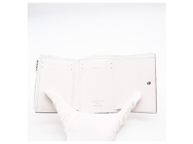 Louis Vuitton Taigarama Victor Wallet Brown White - view 11