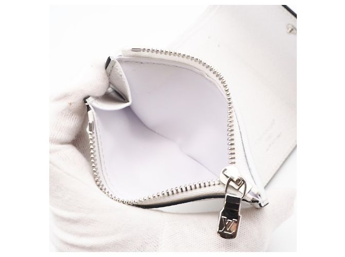 Louis Vuitton Taigarama Victor Wallet Brown White - view 13