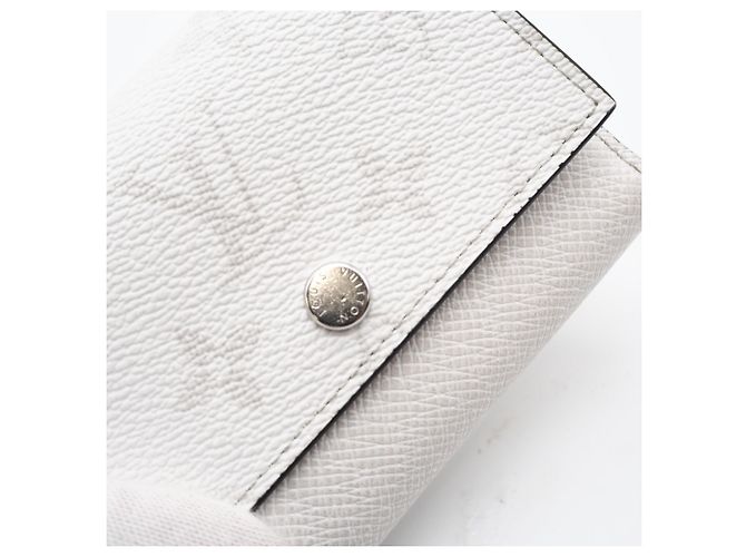 Louis Vuitton Taigarama Victor Wallet Brown White - view 4