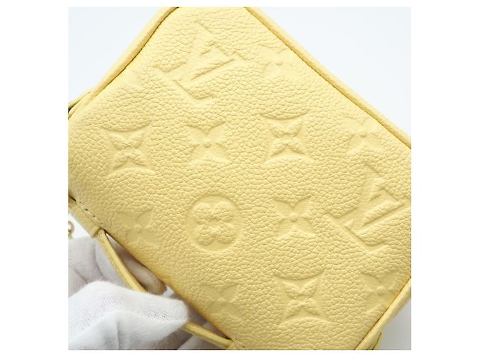 Borsa a Spalla Louis Vuitton Monogram Empreinte Micrometis Giallo - vista 3