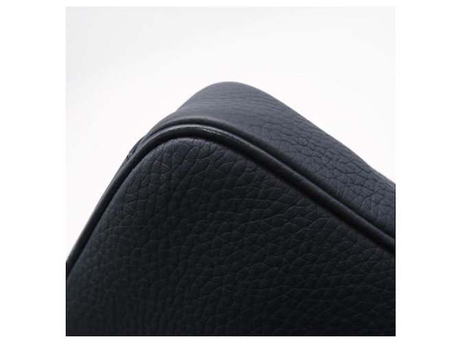 Borsa a tracolla Louis Vuitton Taurillon Danube PM Blu navy - vista 10