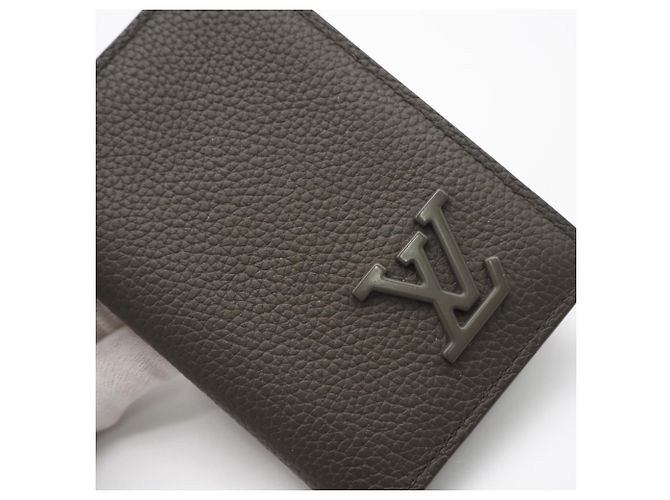 Organizer Louis Vuitton Khaki Cowhide Business Card Case - view 4