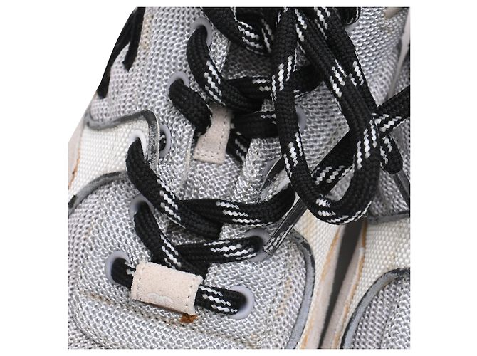 Sneakers basse Chanel CC in scamosciato grigio e mesh - vista 12
