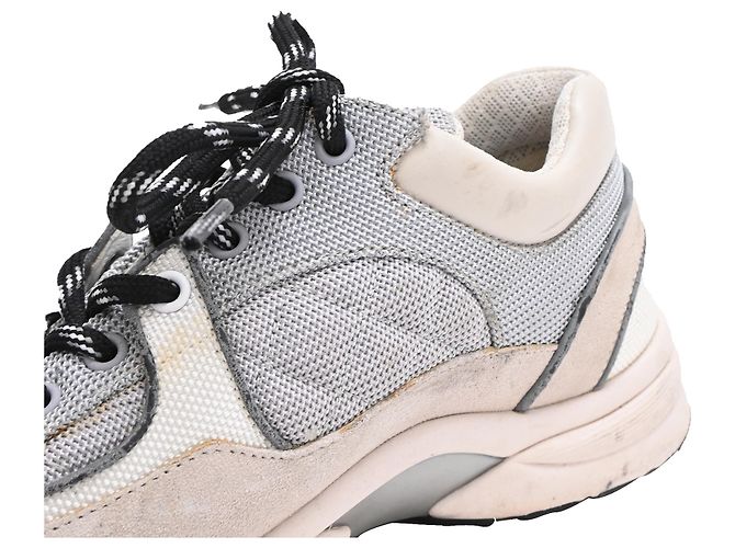 Sneakers basse Chanel CC in scamosciato grigio e mesh - vista 18