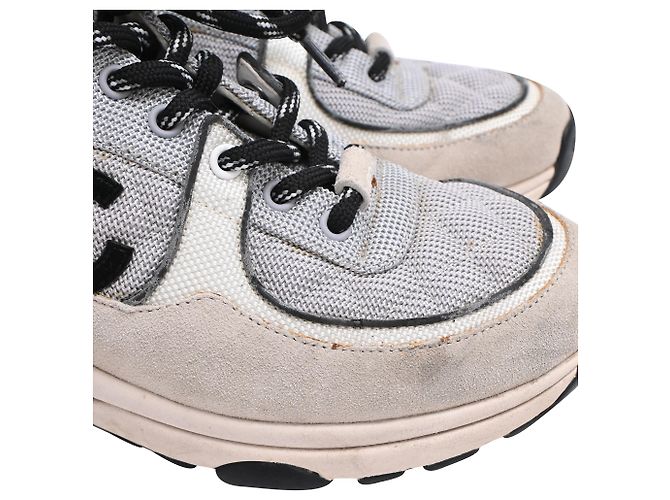 Sneakers basse Chanel CC in scamosciato grigio e mesh - vista 27