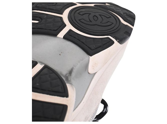 Sneakers basse Chanel CC in scamosciato grigio e mesh - vista 29
