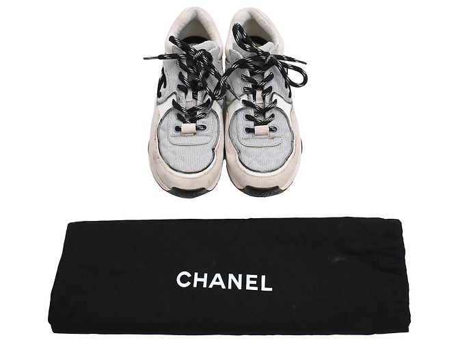 Sneakers basse Chanel CC in scamosciato grigio e mesh - vista 30