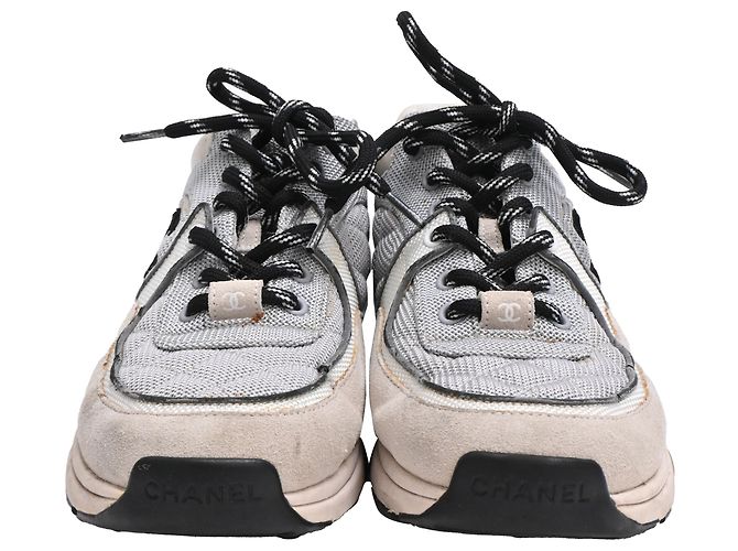 Sneakers basse Chanel CC in scamosciato grigio e mesh - vista 4