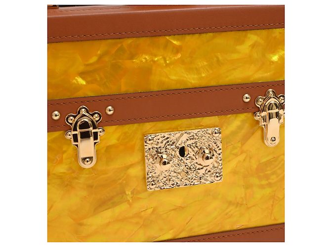 Borsa a tracolla Louis Vuitton Petite Malle V in madreperla gialla - vista 15