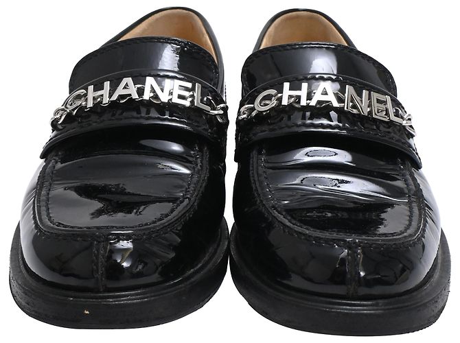 Timeless Mocassini Chanel Logo-Plaque in vernice nera Nero - vista 2