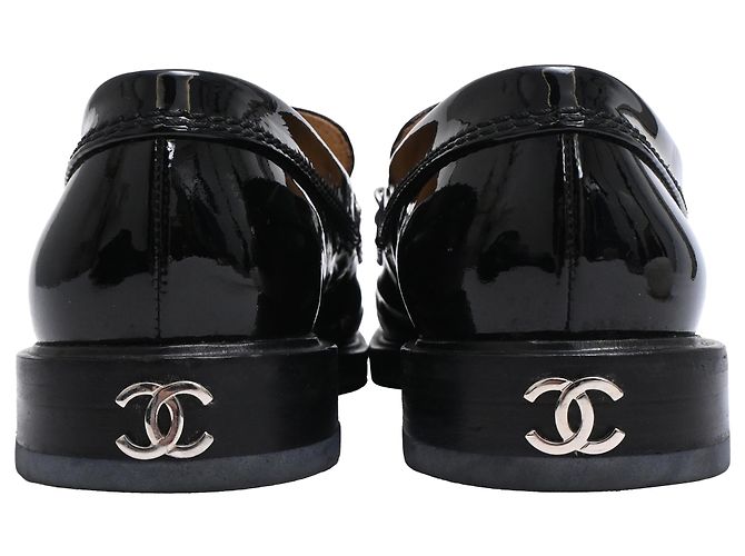 Timeless Mocassini Chanel Logo-Plaque in vernice nera Nero - vista 3