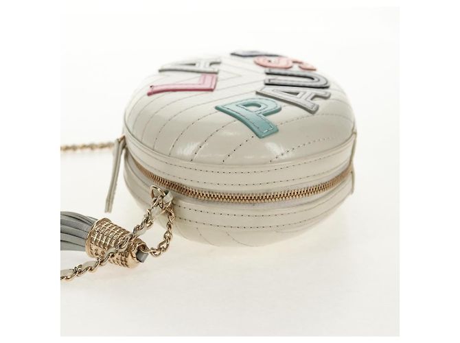Chanel La Pausa Evening Chevron Lambskin with Applique Bianco - vista 3
