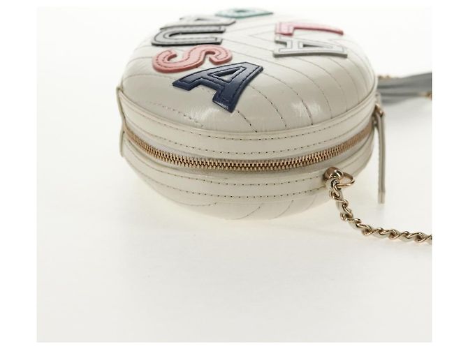 Chanel La Pausa Evening Chevron Lambskin with Applique Bianco - vista 4