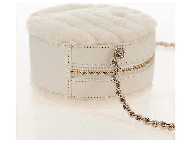 Clutch rotondo Chanel con catena Chevron in shearling mini Bianco - vista 4