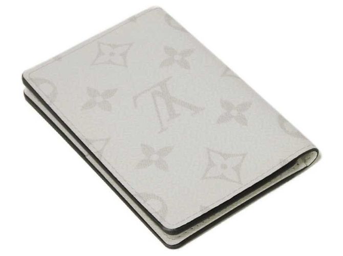 Organizer Louis Vuitton Taiga Leather Card Case White - view 5