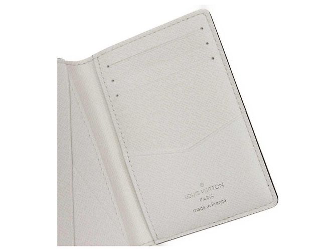 Organizer Louis Vuitton Taiga Leather Card Case White - view 7