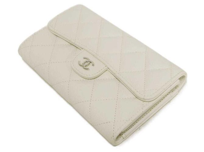 Chanel Matelassé Medium Tri-fold Wallet Weiß - Ansicht 4