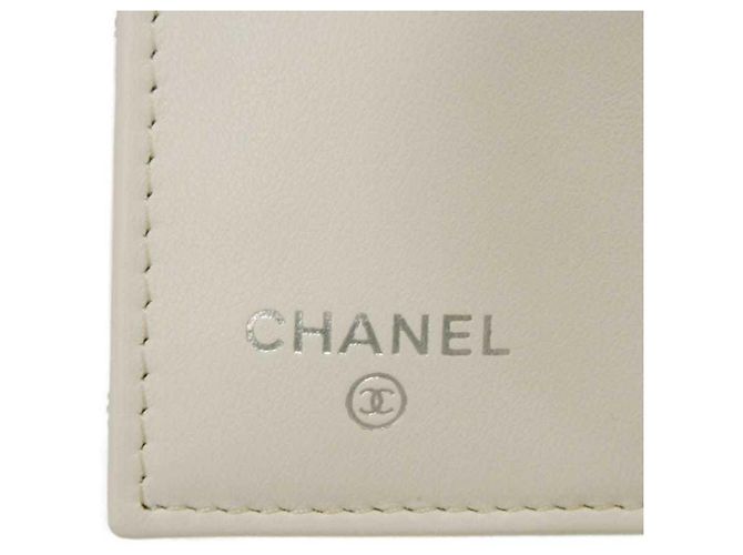 Chanel Matelassé Medium Tri-fold Wallet Weiß - Ansicht 6