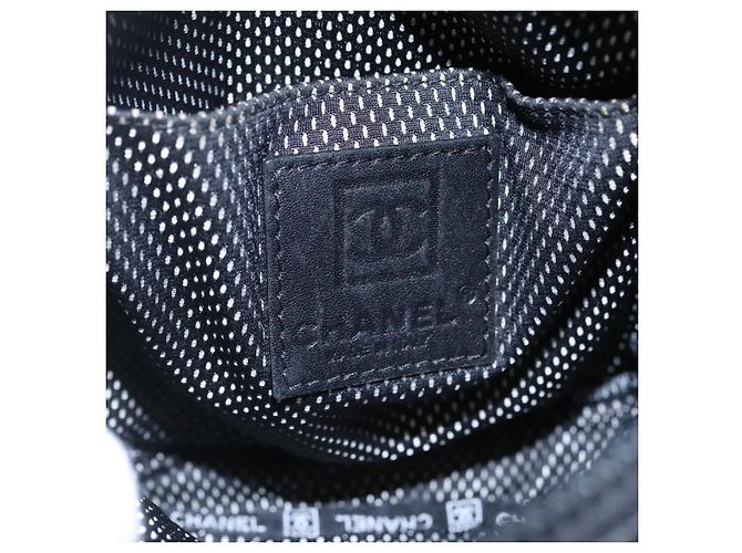 Sac Messenger Chanel Sport Line en Toile Enduite Medium Noir - vue 6