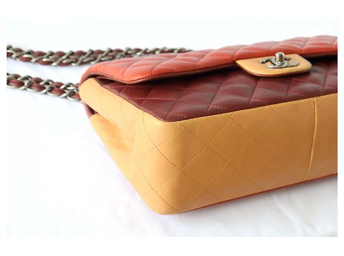 Chanel Paris-Edinburgh Flap Quilted Calfskin Medium Rosso - vista 3