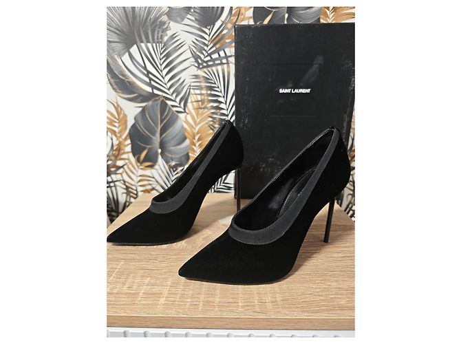 Saint Laurent Décolleté a punta in velluto nero - vista 3