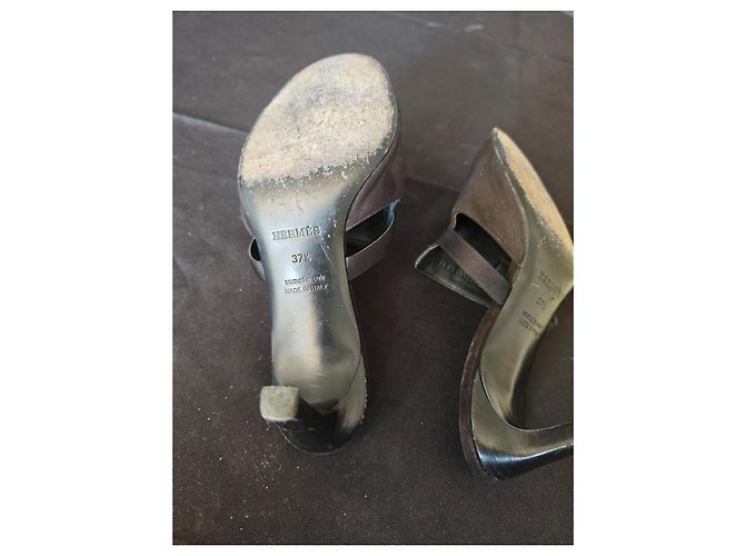 Hermès Kelly Wildleder-Mules mit Absatz Schwarz - Ansicht 11