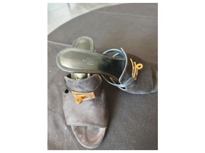 Hermès Kelly Wildleder-Mules mit Absatz Schwarz - Ansicht 2