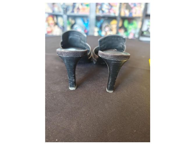 Hermès Kelly Wildleder-Mules mit Absatz Schwarz - Ansicht 6