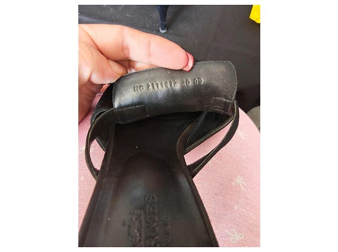 Hermès Kelly Wildleder-Mules mit Absatz Schwarz - Ansicht 7
