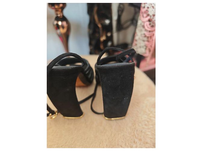 Lanvin Sandali con tacco e listini in scamosciato nero - vista 4
