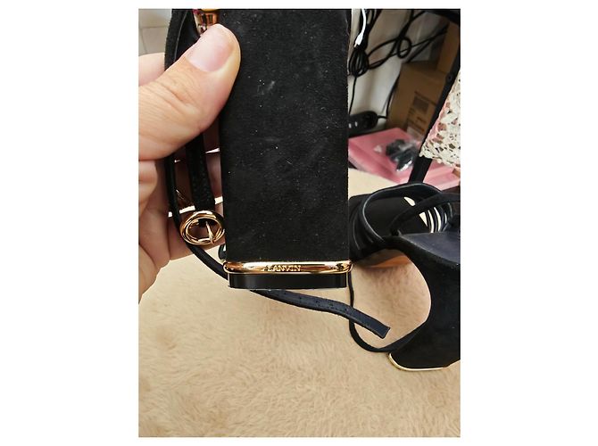 Lanvin Sandali con tacco e listini in scamosciato nero - vista 5