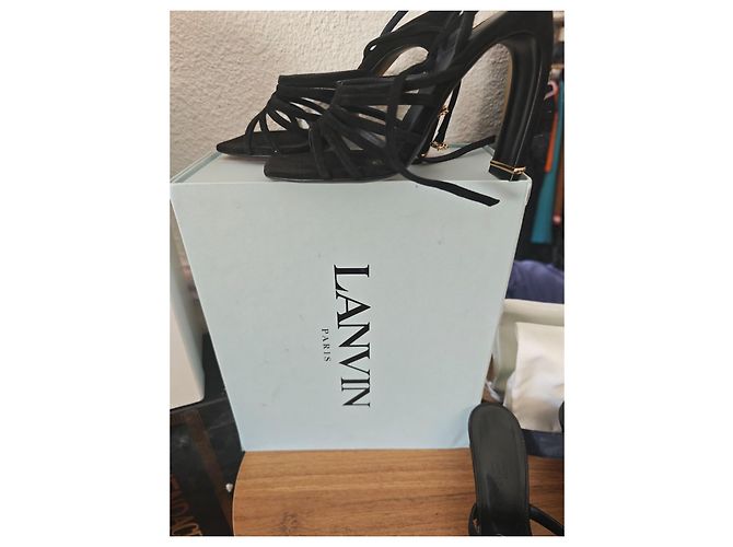 Lanvin Sandali con tacco e listini in scamosciato nero - vista 8