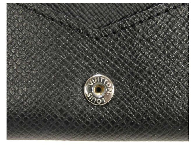 Tarjetero de cuero Taiga Louis Vuitton Negro - vista 9