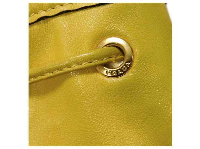 Borsa a secchiello Duetto in Saffiano Prada Giallo - vista 15